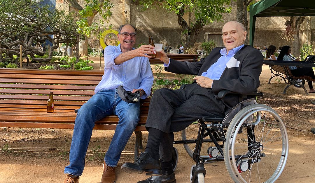 O padre que recusou escrever as suas memórias