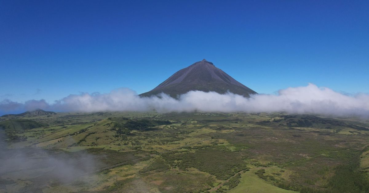 2-Ora Vê#50 Foto de destaque: Pico, Açores. Foto © Miguel Cardoso