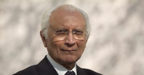 Este livro diz que falta vontade política no combate à pobreza – e Bruto da Costa gostaria de o ler Alfredo Bruto da Costa