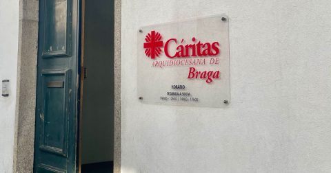Cáritas de Braga, entrada principal do edifício sede. Foto Cáritas de Braga