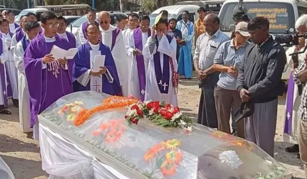 Choque e medo após assassinato de padre católico em Myanmar
