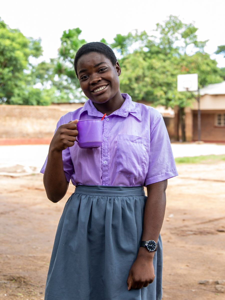 Lette beneficiou do programa de alimentação da Mary's Meals em criança, no Malawi. Hoje, trabalha para o departamento de comunicação da Mary's Meals. Foto Mary's Meals