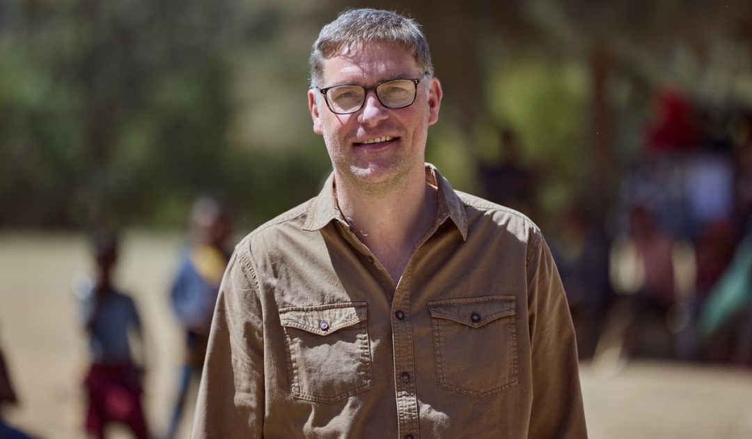 “Nenhum de nós é impotente perante a fome no mundo. Todos podemos escolher alimentar pelo menos uma criança faminta”
