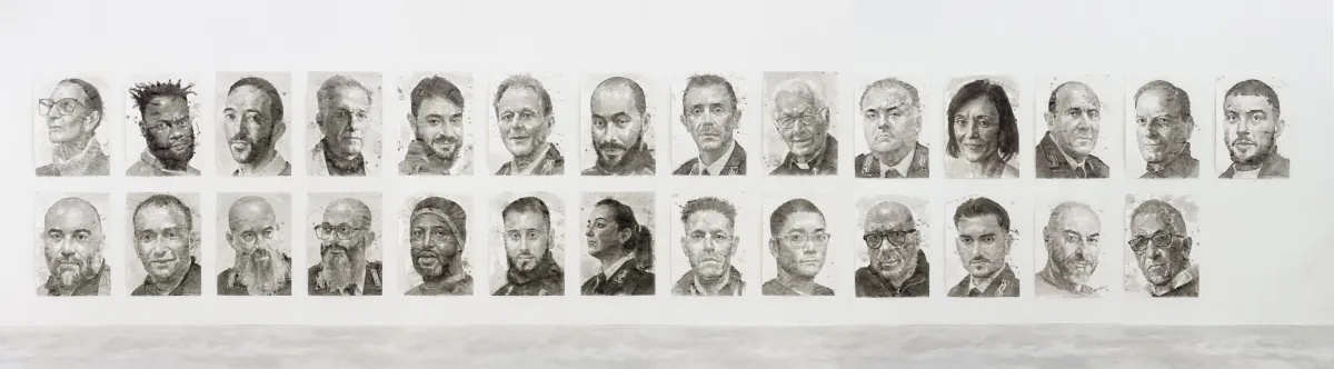 Os 27 retratos de Yan Pei-Ming que serão expostos no Vaticano. Foto Massimo de Carlo