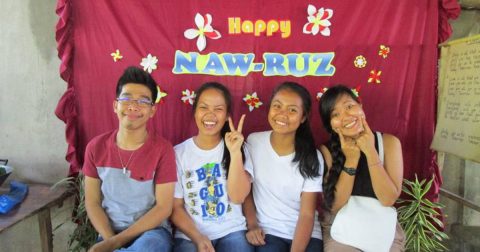 Bahá'ís da Província de Quirino, Filipinas, celebram o Naw-ruz (Facebook)