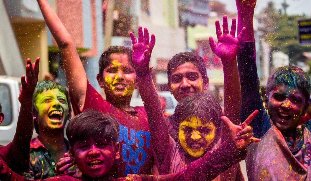 O bem vence o mal e isso é motivo para a celebração hindu mais colorida de todas