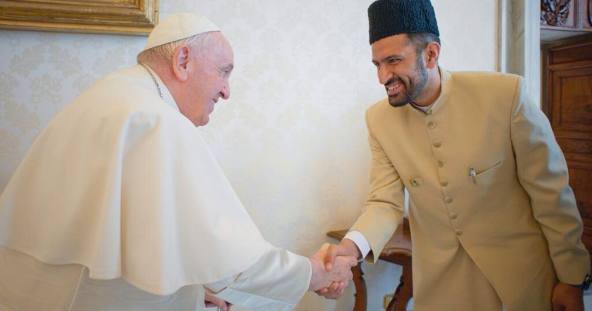 O imã Marwan Gill no seu primeiro encontro com o Papa Francisco. Foto Direitos reservados O imã Marwan Gill no seu primeiro encontro com o Papa Francisco. Foto Direitos reservados