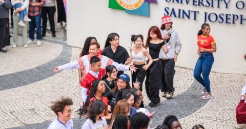 Alunos da Universidade de São José, em Macau, celebram a diversidade de culturas na instituição. Foto Universidade de São José