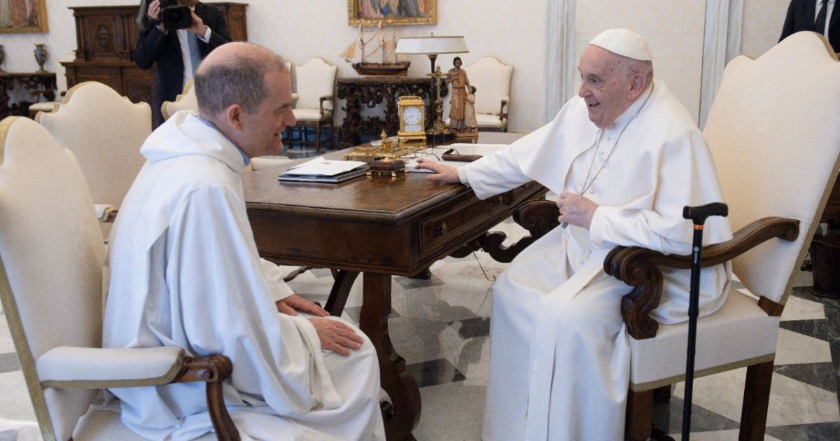 O irmão Matthew, prior de Taizé, recebido pelo Papa Francisco no Vaticano a 18 de março de 2024. Foto Vatican Media
