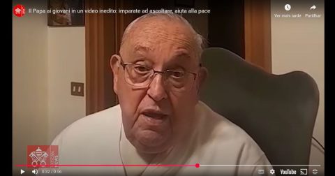 Vídeo inédito de Francisco aos jovens: "Aprendam a escutar: isso ajuda a paz" Vídeo do Papa aos jovens