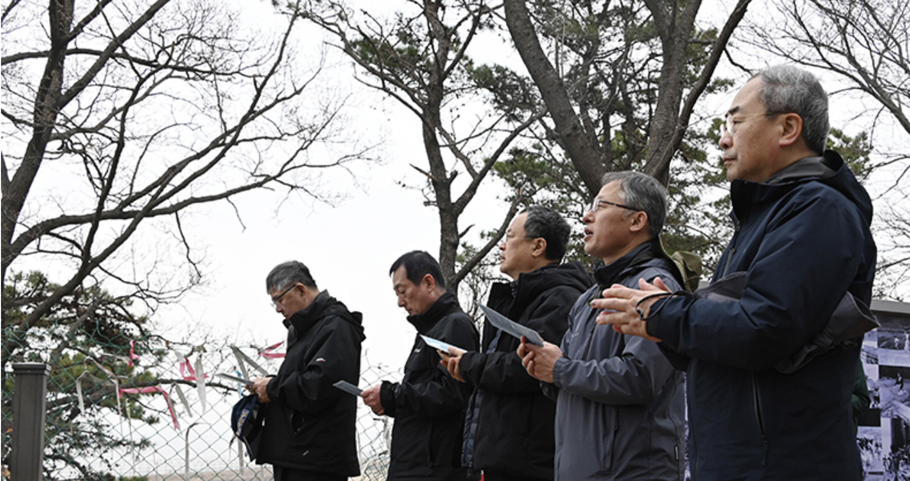 Bispos católicos coreanos rezaram junto à fronteira. Foto Conferência Episcopal da Coreia do Sul