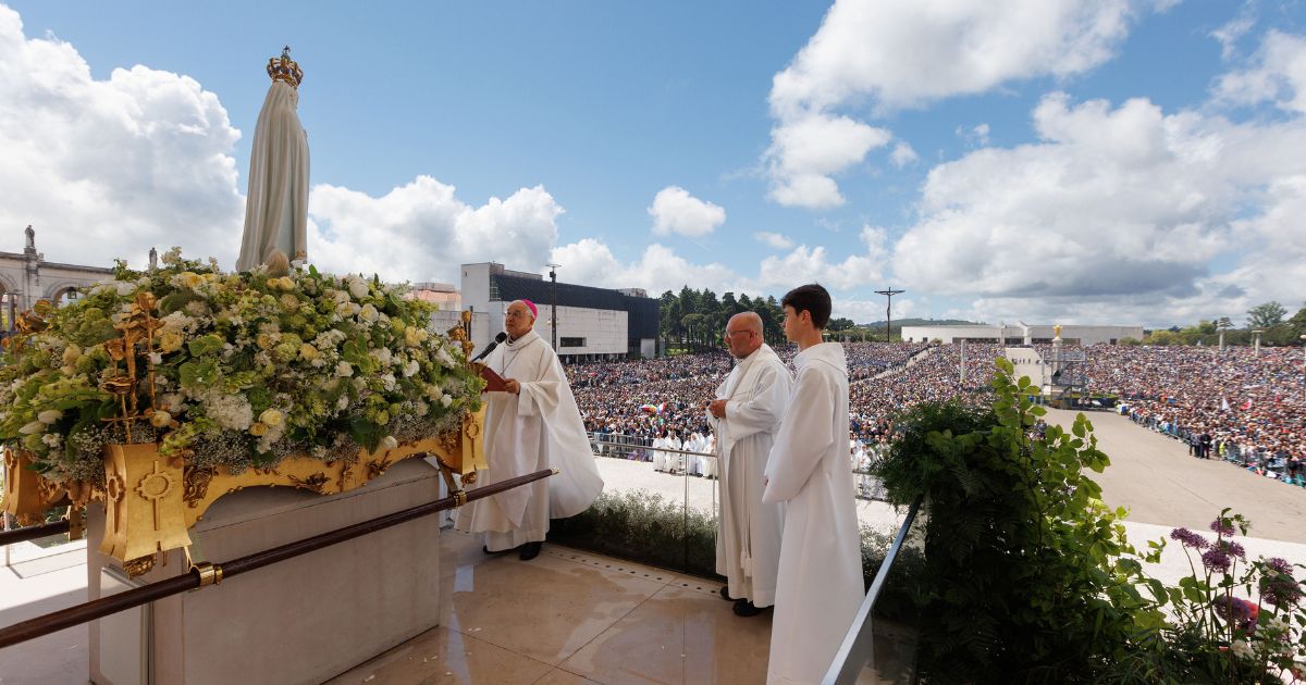 O bispo José Ornelas durante a consagração do pontificado de Leão XIV a Maria. Foto Santuário de Fátima O bispo José Ornelas durante a consagração do pontificado de Leão XIV a Maria. Foto Santuário de Fátima