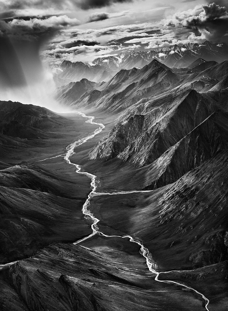 Sebastião Salgado, Chaîne Brooks, Refúgio Nacional da Vida Selvagem do Ártico, Alasca, EUA. Colecção MEP (Maison Européène de la Photographie).