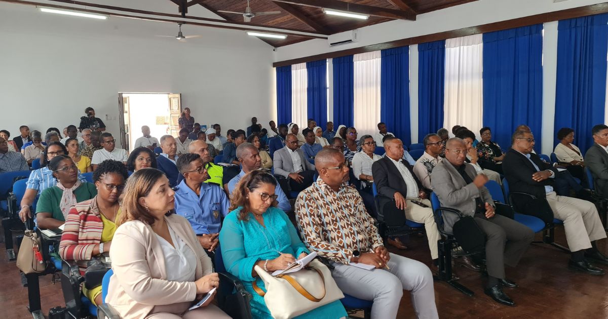 Conferência organizada sábado passado, 21, no auditório da Escola Universitária Católica de Cabo Verde, na cidade da Praia. Foto DR