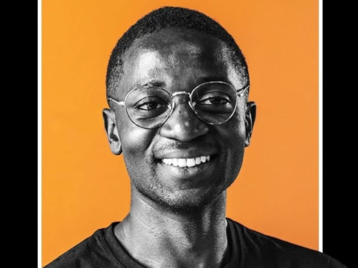 O artista plástico congolês Isaac Burjiwa Foto DR