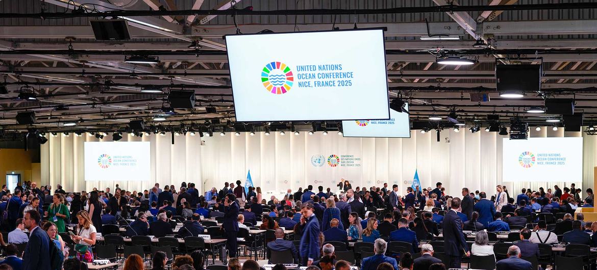 ONU News Heyi Zou O salão da plenária da terceira Conferência dos Oceanos da ONU em Nice