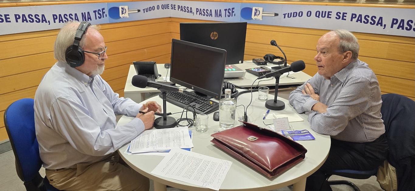 Torgal Ferreira durante a entrevista: o ideal de Sá Carneiro “foi desviado”. Foto © Joaquim Pedro Rocha/TSF, cedida pelo autor. 