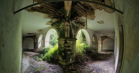 O seminário em ruínas clamou, e Miguel Cardoso fotografou-o Uma das fotos feitas por Miguel Cardoso no antigo seminário de Leiria. Foto Miguel Cardoso
