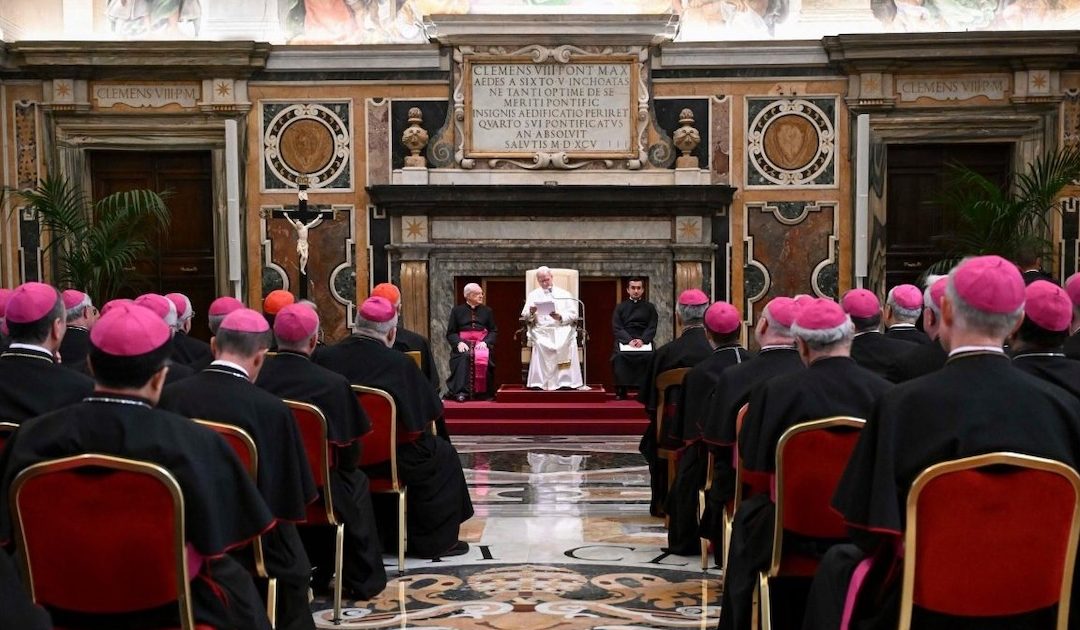 Papa pede aos seus embaixadores que estejam “ao lado dos últimos”