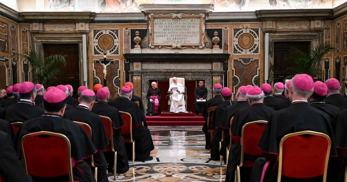 Papa recebeu os representantes pontifícios que participaram no Jubileu da Santa Sé na segunda-feira. Foto © Vatican Media via Agência Ecclesia.