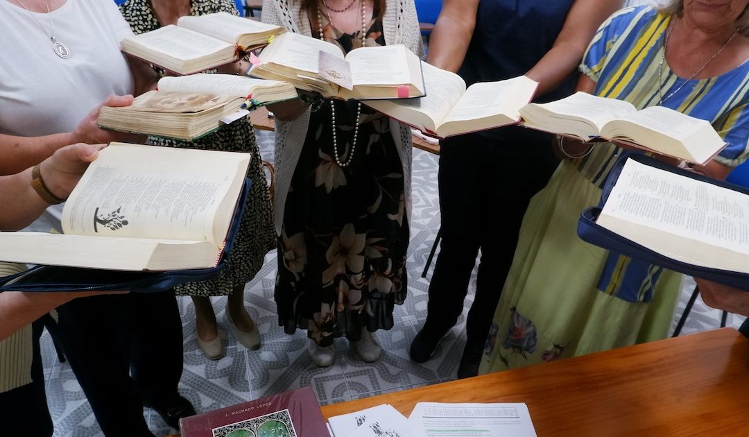 A freira teimosa, o bichinho pela Bíblia e as mulheres ainda escravizadas na Igreja