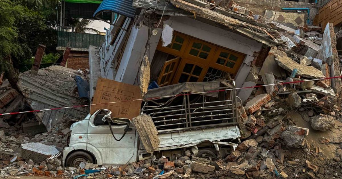 UNICEFNyan Zay Htet Devastação causada pelo terremoto em Mandalay, a segunda maior cidade de Myanmar UNICEFNyan Zay Htet Devastação causada pelo terremoto em Mandalay, a segunda maior cidade de Myanmar