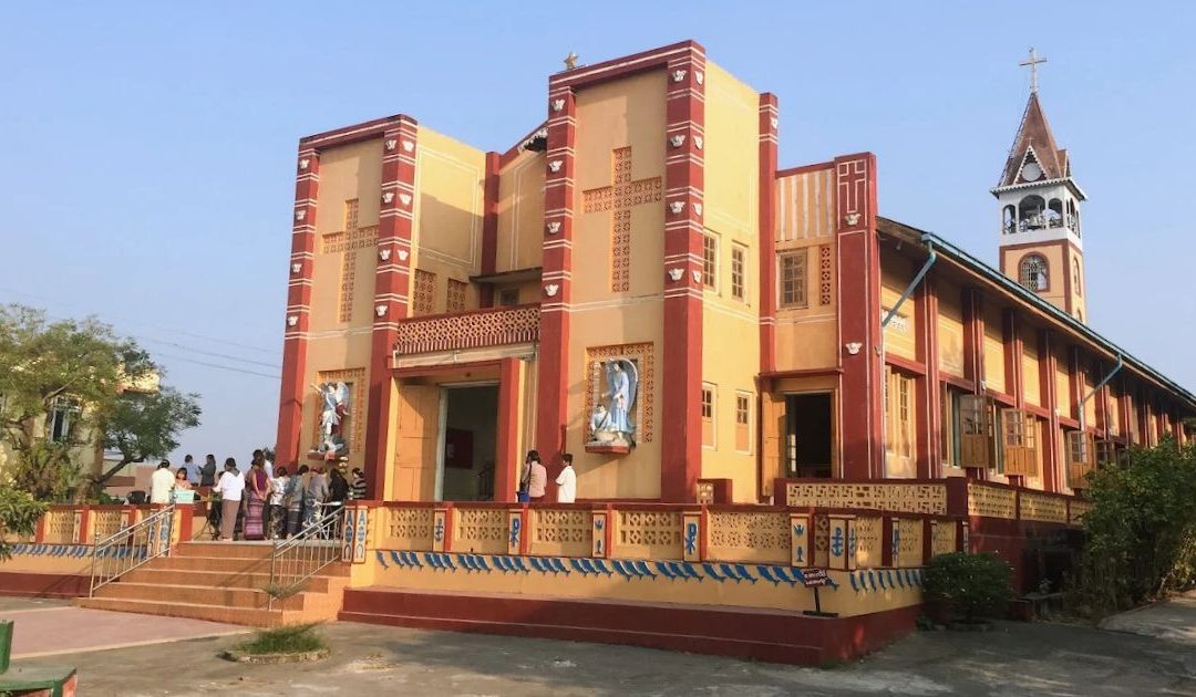 Junta militar de Myanmar planeia demolir catedral católica e 16 mosteiros budistas