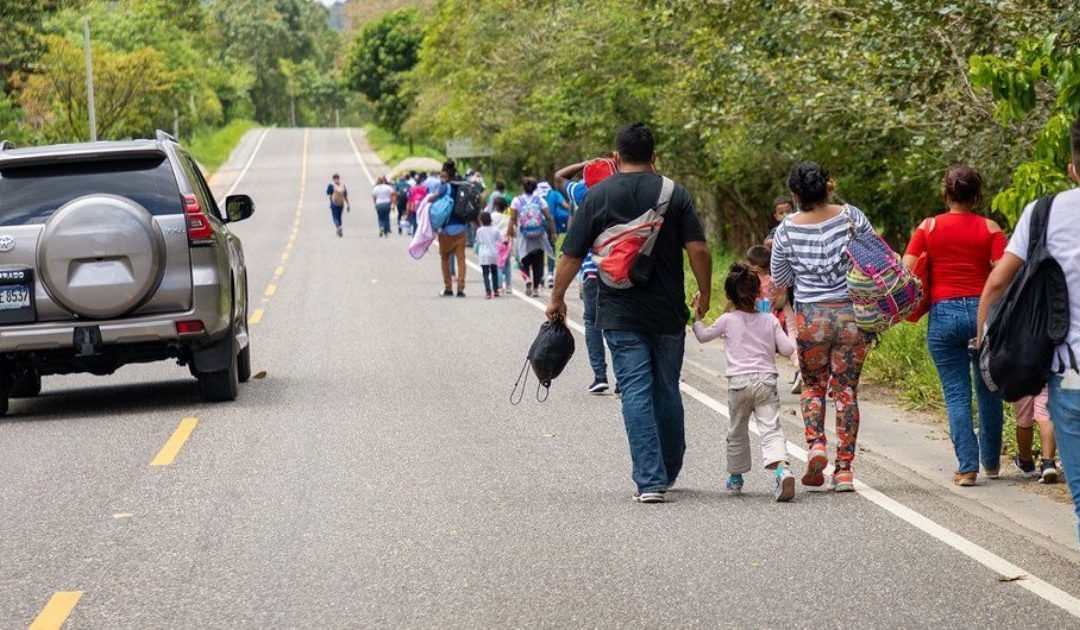 Políticas migratórias de Trump deixam “centenas de milhares de pessoas abandonadas” na América Central