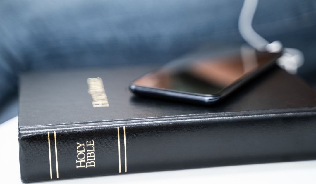 China restringe atividades religiosas online