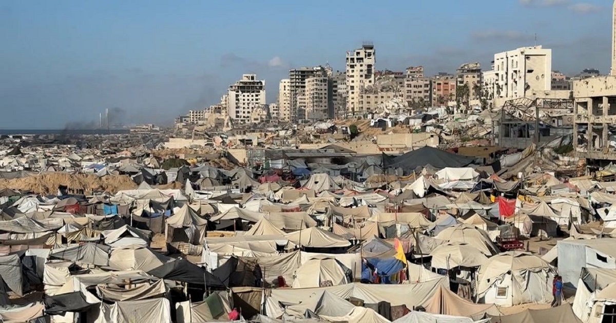 Gaza Tendas de deslocados ocupam a faixa costeira da Cidade de Gaza. Foto © UN News