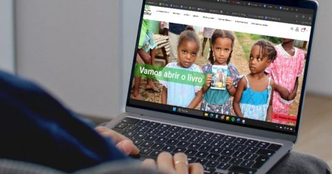 Sociedade Bíblica de São Tomé e Príncipe lança website Loja online do site da Sociedade Bíblica de S. Tomé e Príncipe. Foto DR