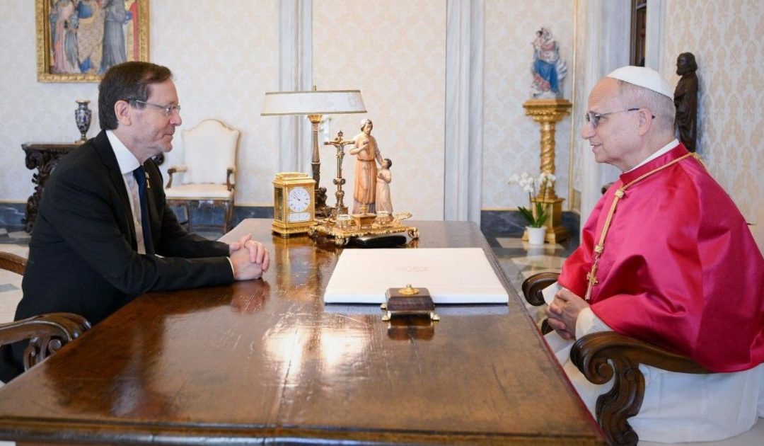 Papa a Herzog: “Única saída para a guerra é solução dos dois Estados”