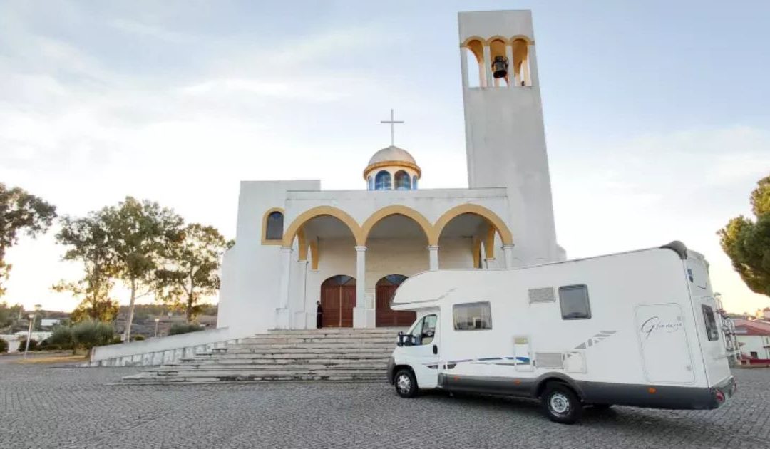 Em terras ‘pobres e atrasadas’, ainda há quem viva de abraços, festa, lágrimas e partilha