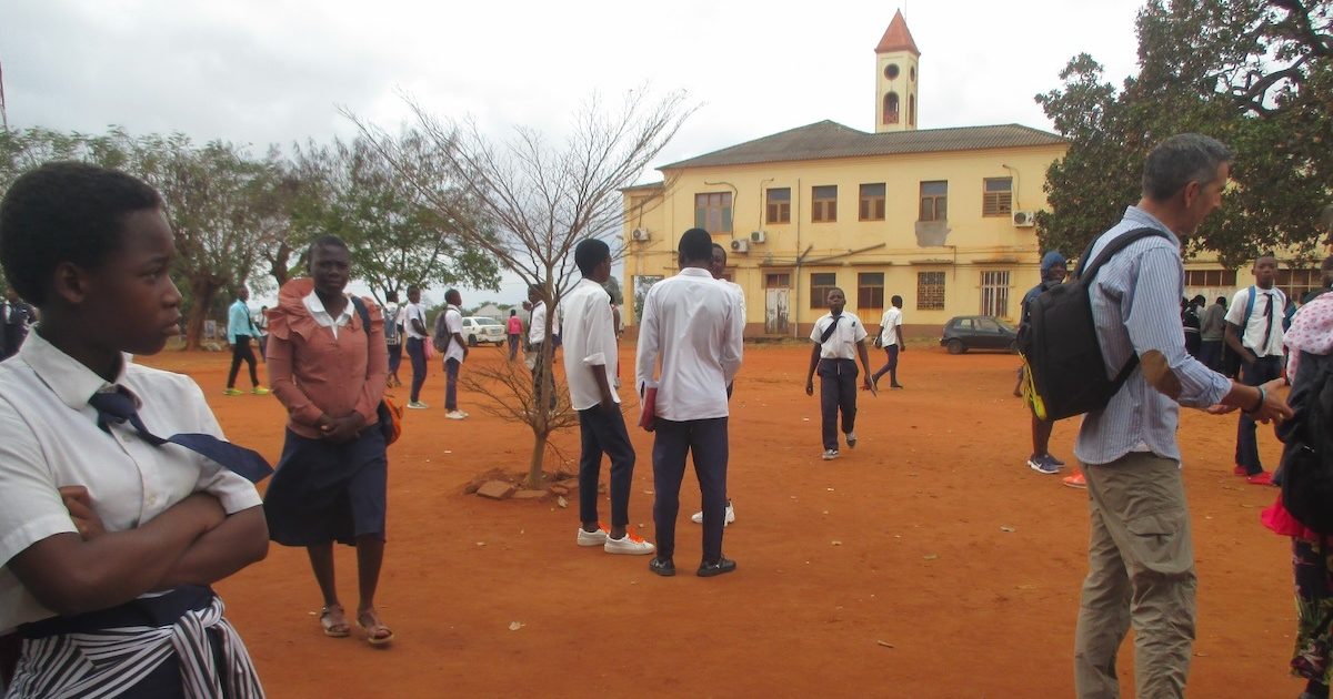 Escola e Hospital S. João Batista de Marrere (Nampula). Moçambique