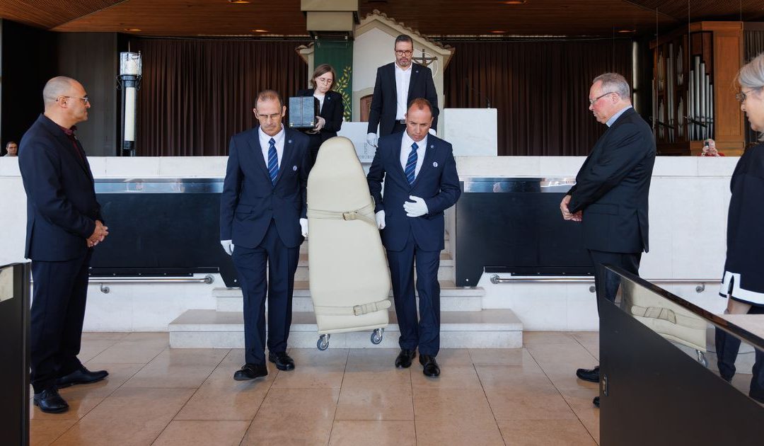 Aonde vai a “Senhora de branco”? Ser um ícone para os cristãos do mundo inteiro