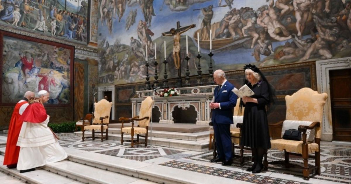 Início da celebração ecuménica que juntou o Papa Leão XIV, o rcebispo de Iorque (anglicano), Stephen Cottrell e o Rei Carlos III. Foto Vatican Media