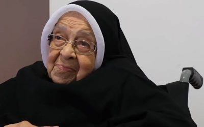 Deus no céu e o piano na terra: a freira que deu aulas de música até depois dos 100