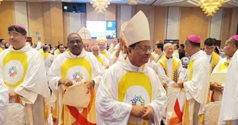Cardeais e bispos participam da procissão de entrada da Santa Missa durante o início da 'Grande Peregrinação da Esperança' em Penang, Malásia, em 27 de novembro. Foto Rock Ronald Rozario