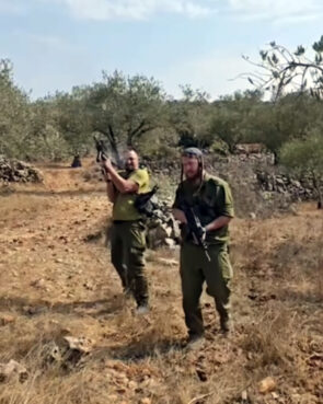 Colonos israelitas na Cisjordânia.