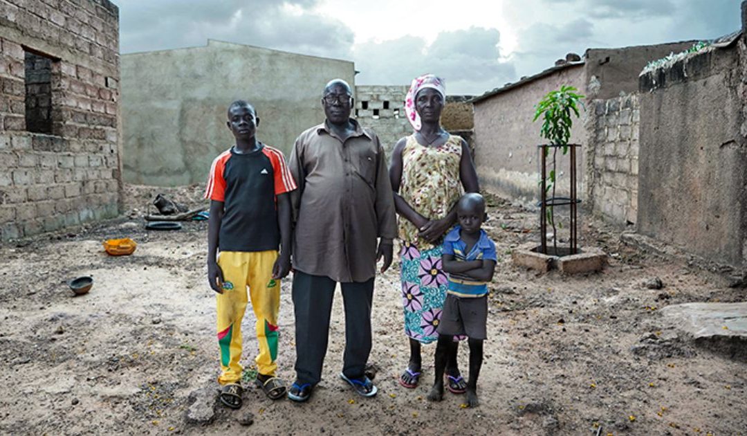 Nova onda de ataques terroristas no Burkina Faso faz dezenas de mortos entre a comunidade cristã