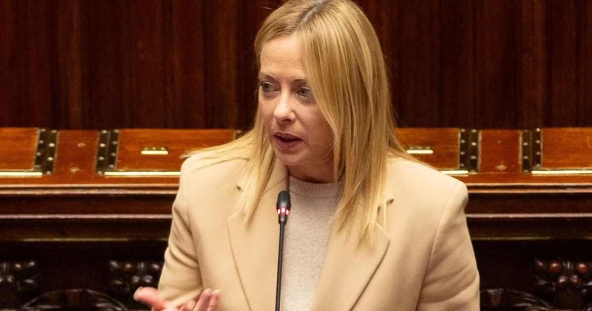 Giorgia Meloni discursa no paramento italiano. Foto Camera dei deputati