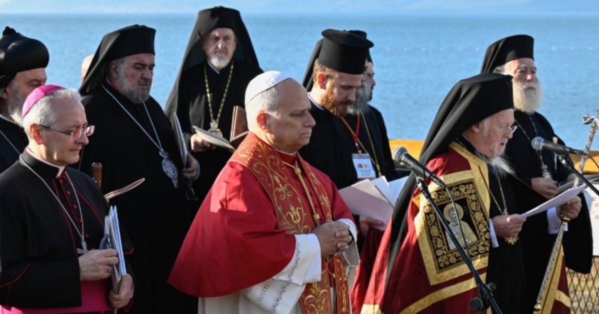 Patriarca Bartolomeu, Leão XIV e outros líderes cristãos em Niceia 28 nov 2025. Foto VM Patriarca Bartolomeu, Leão XIV e outros líderes cristãos em Niceia 28 nov 2025. Foto VM