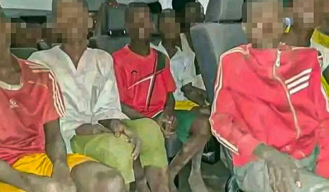 Libertadas 100 crianças que tinham sido raptadas de escola católica na Nigéria