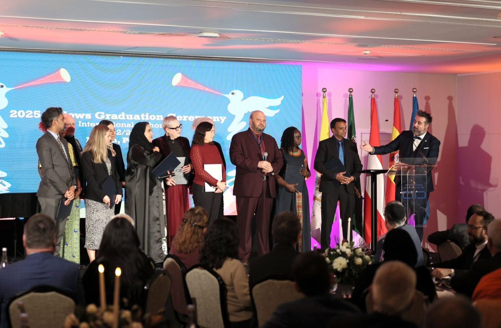 O evento incluiu a formatura de 13 novos bolseiros da turma de 2025.Foto KAICIID