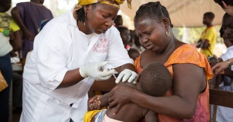 O trabalho da MSF permitiu vacinar 242.500 crianças em 2024 na RCA. Foto MSF
