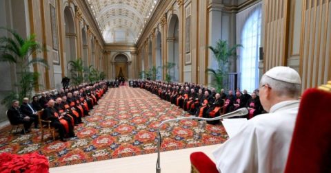 "Precisamos de uma Cúria cada vez mais missionária" e sem os "fantasmas da divisão" Papa fala a Curia Romana nas felicitações de natal 2025 Foto © Vatican Media