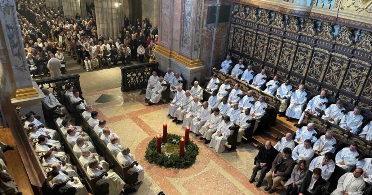 bispo Manuel Linda, na celebração da festa da Sagrada Família, que marcou também o encerramento do Jubileu da Esperança. Foto Voz Portucalense bispo Manuel Linda, na celebração da festa da Sagrada Família, que marcou também o encerramento do Jubileu da Esperança