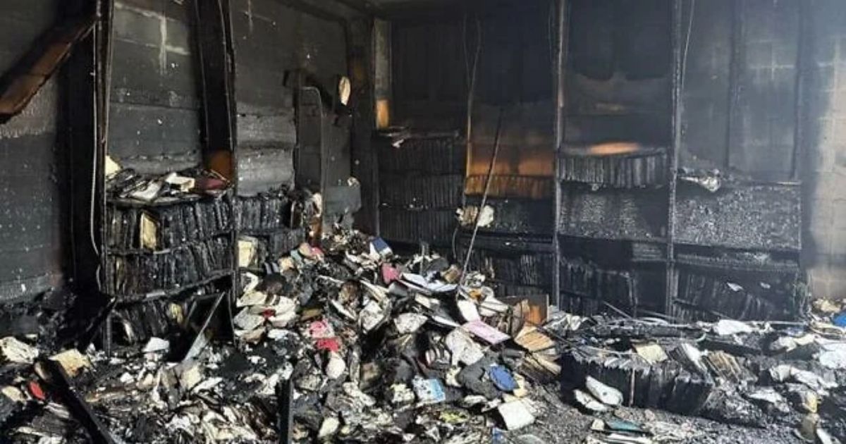 A Congregação Beth Israel em Jackson, a única sinagoga na capital do estado e a maior das cerca de 14 sinagogas do Mississippi, teve sua biblioteca e escritórios administrativos destruídos.