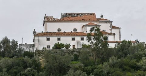 Seminário é quartel da Protecção Civil, Cáritas cria fundo de emergência e voluntários chamados a “Limpar Leiria” Nossa Senhora da Encarnação, Património, Leiria, Kristin