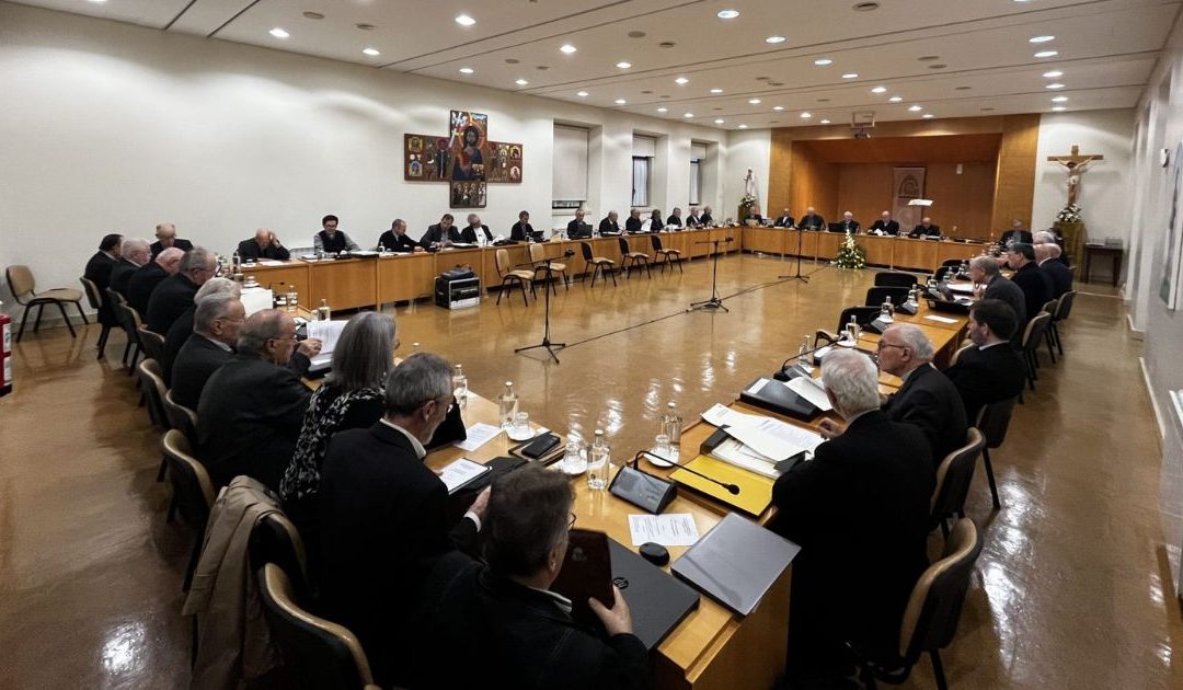 Um pedido de desculpas, um apelo ao voto e uma novidade na reunião dos bispos portugueses